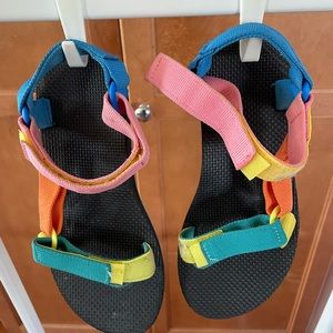 Teva sandals size 6
